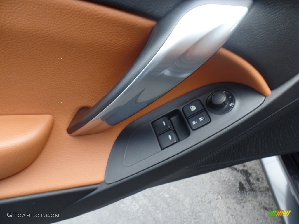 2017 Fiat 124 Spider Lusso Roadster Controls Photos