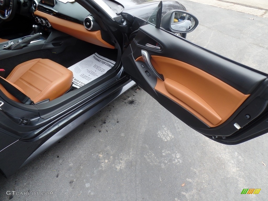 2017 124 Spider Lusso Roadster - Grigio Moda Meteor Grey / Saddle photo #45