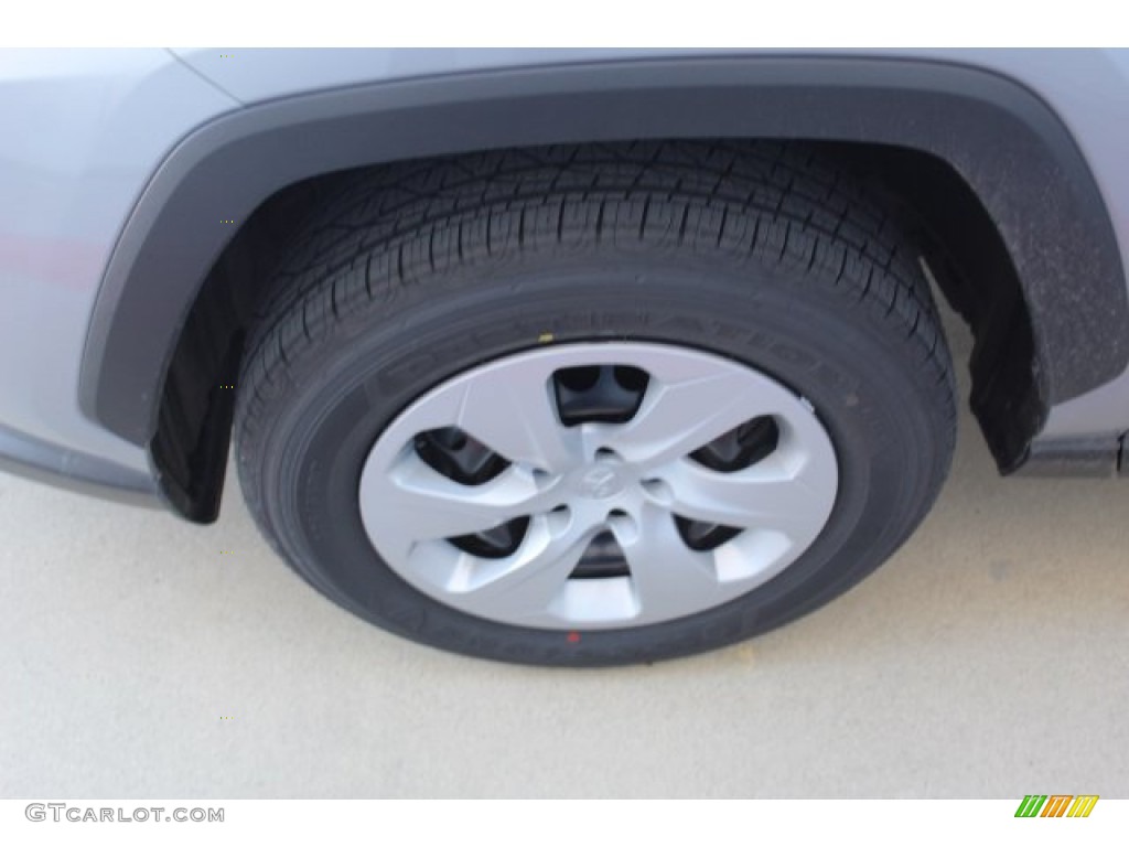 2019 RAV4 LE - Silver Sky Metallic / Black photo #5