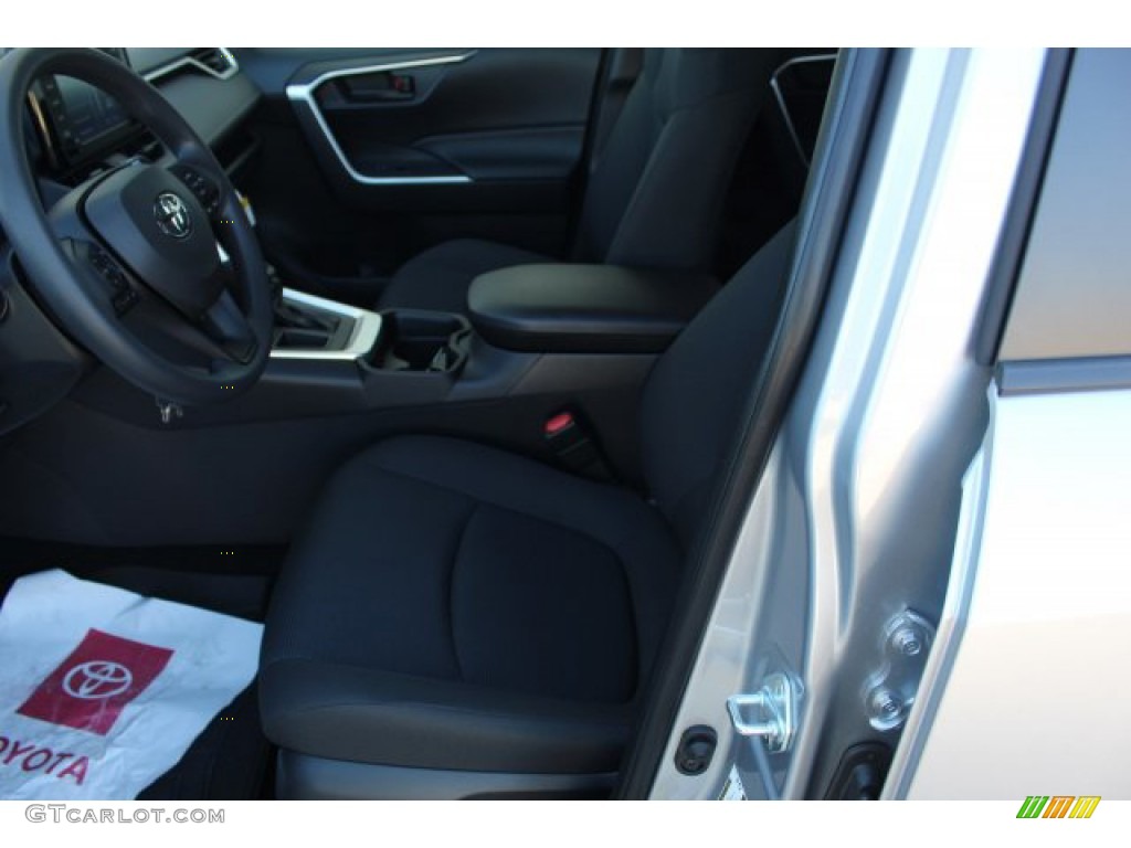 2019 RAV4 LE - Silver Sky Metallic / Black photo #10