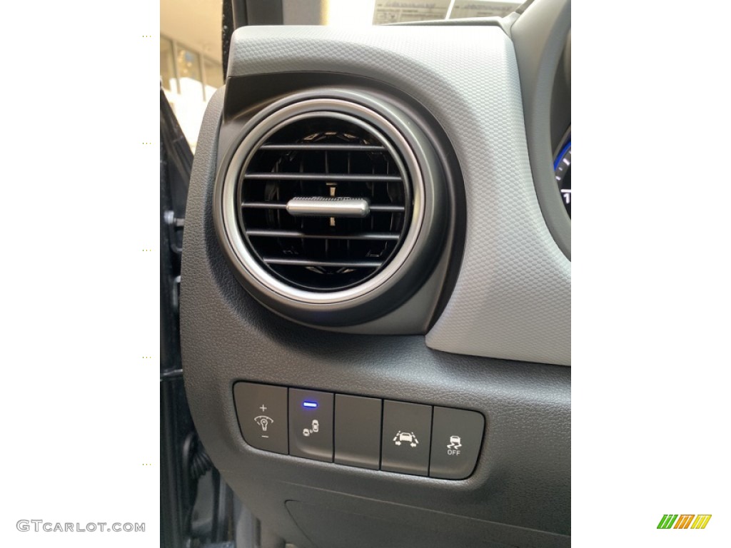2020 Hyundai Kona Limited AWD Controls Photo #136156023