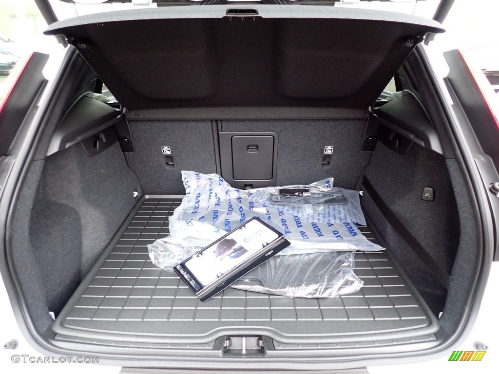 2020 XC40 T5 Momentum AWD - Ice White / Charcoal photo #3