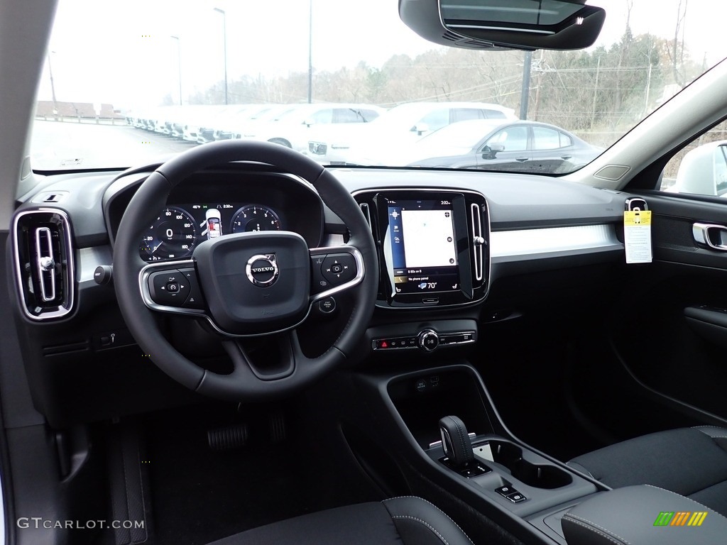 2020 XC40 T5 Momentum AWD - Ice White / Charcoal photo #9