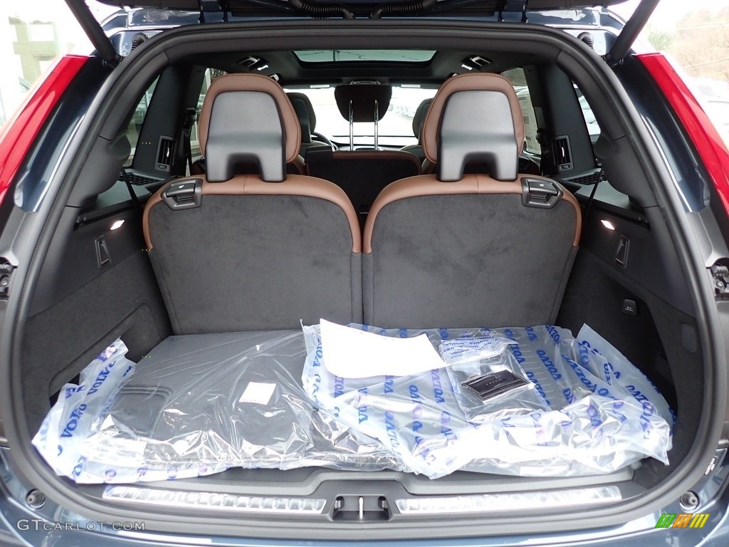 2020 Volvo XC90 T6 AWD Momentum Trunk Photo #136165886
