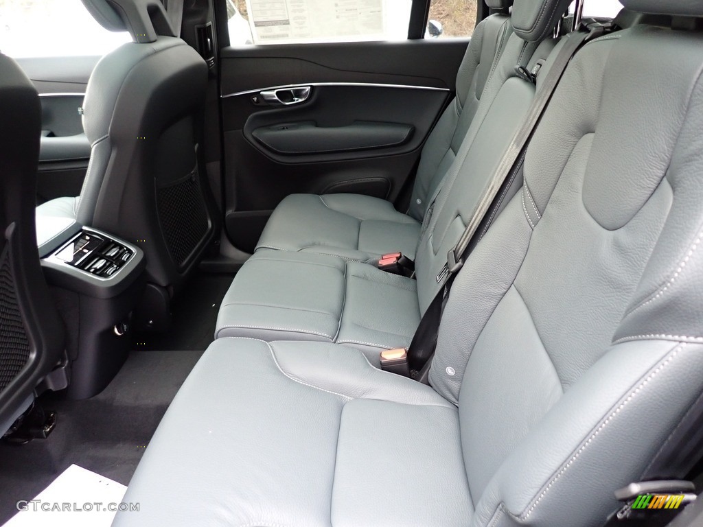 2020 Volvo XC90 T6 AWD Momentum Rear Seat Photo #136166516