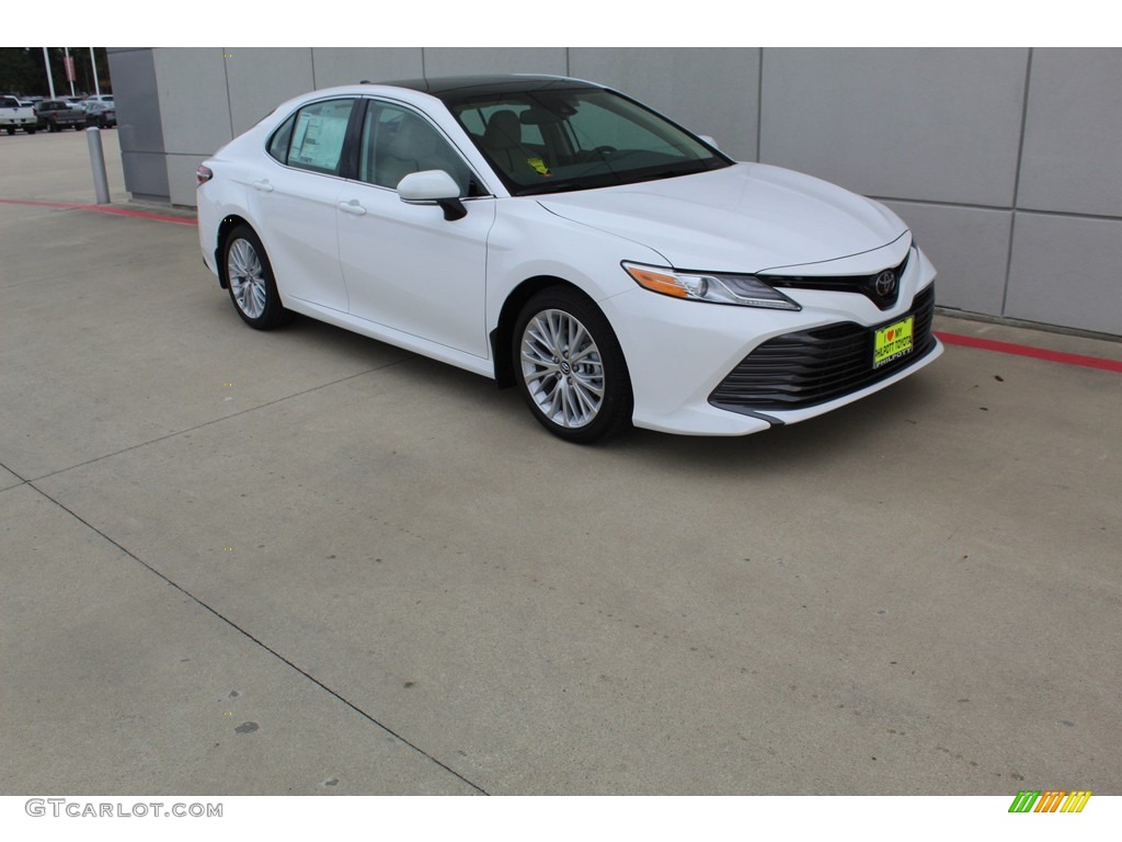 2020 Camry XLE - Super White / Macadamia photo #2