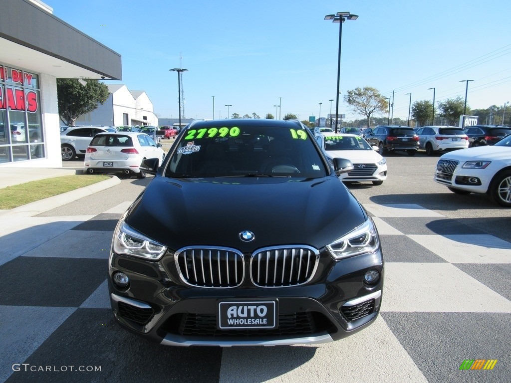 2019 X1 sDrive28i - Jet Black / Black photo #2
