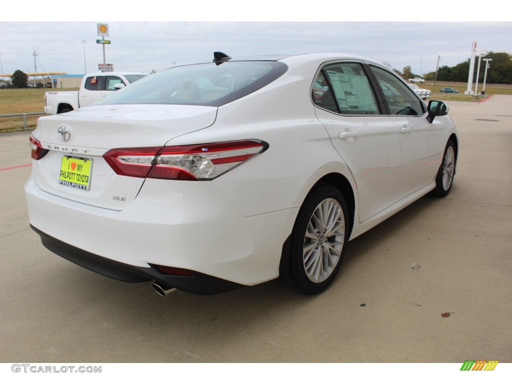 2020 Camry XLE - Super White / Macadamia photo #8