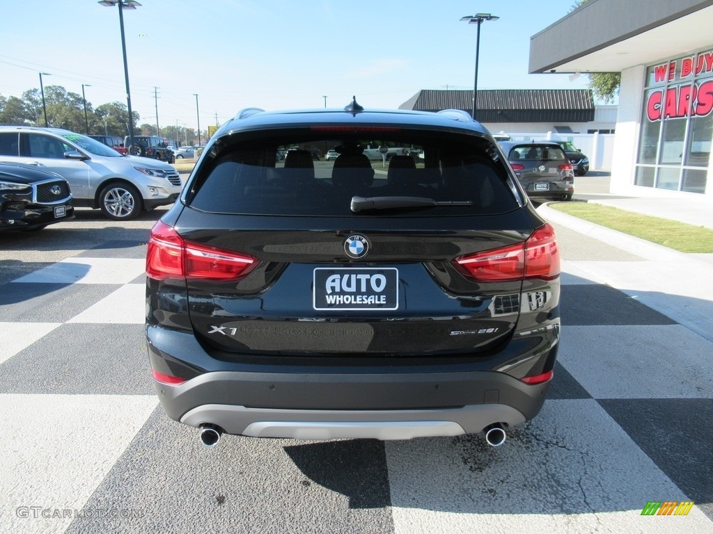 2019 X1 sDrive28i - Jet Black / Black photo #4