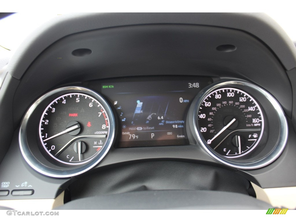 2020 Camry XLE - Super White / Macadamia photo #14