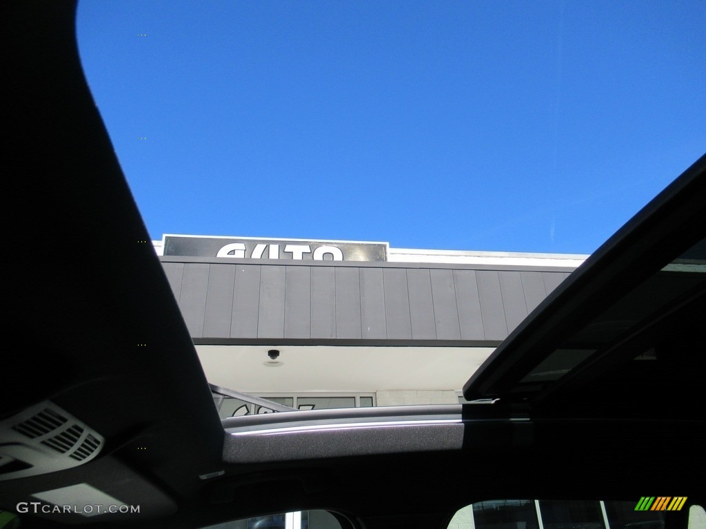 2019 X1 sDrive28i - Jet Black / Black photo #13