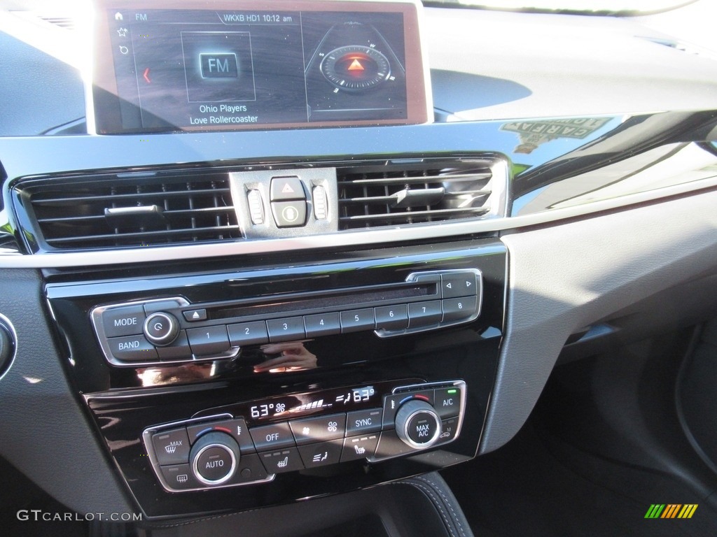 2019 X1 sDrive28i - Jet Black / Black photo #17