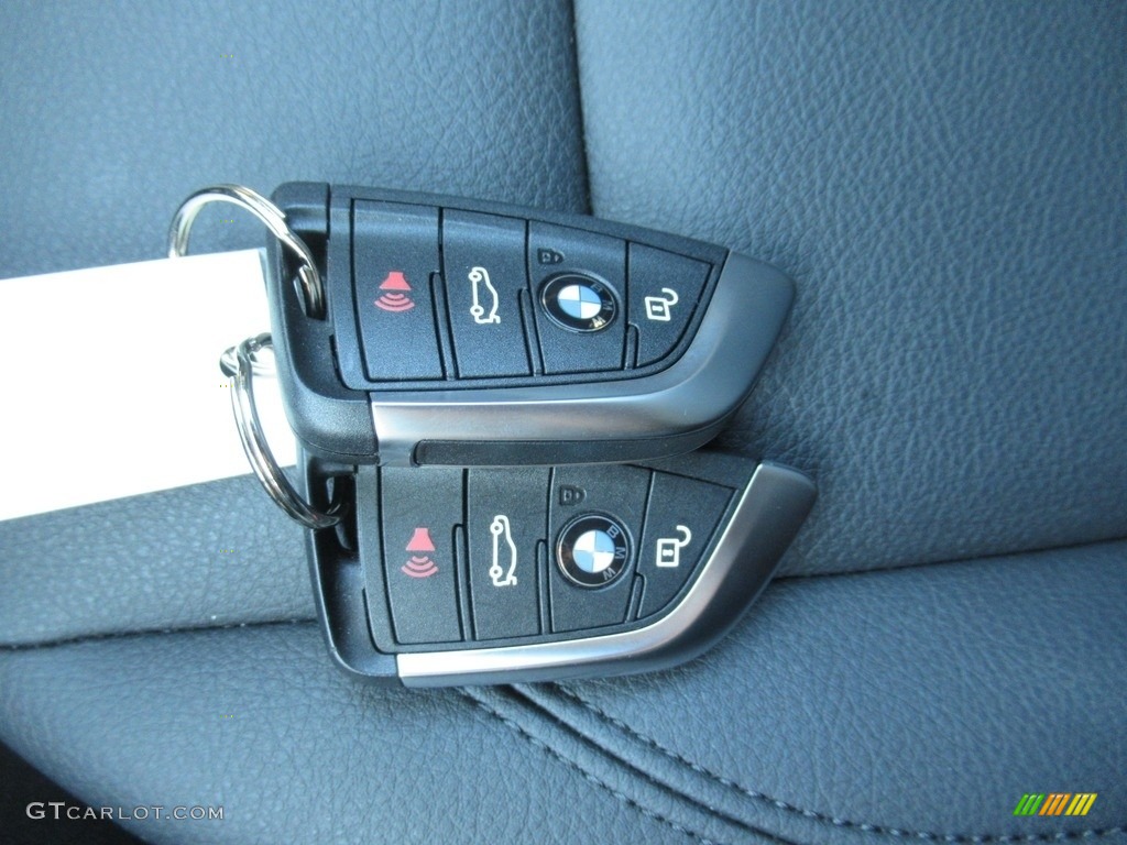 2019 X1 sDrive28i - Jet Black / Black photo #20