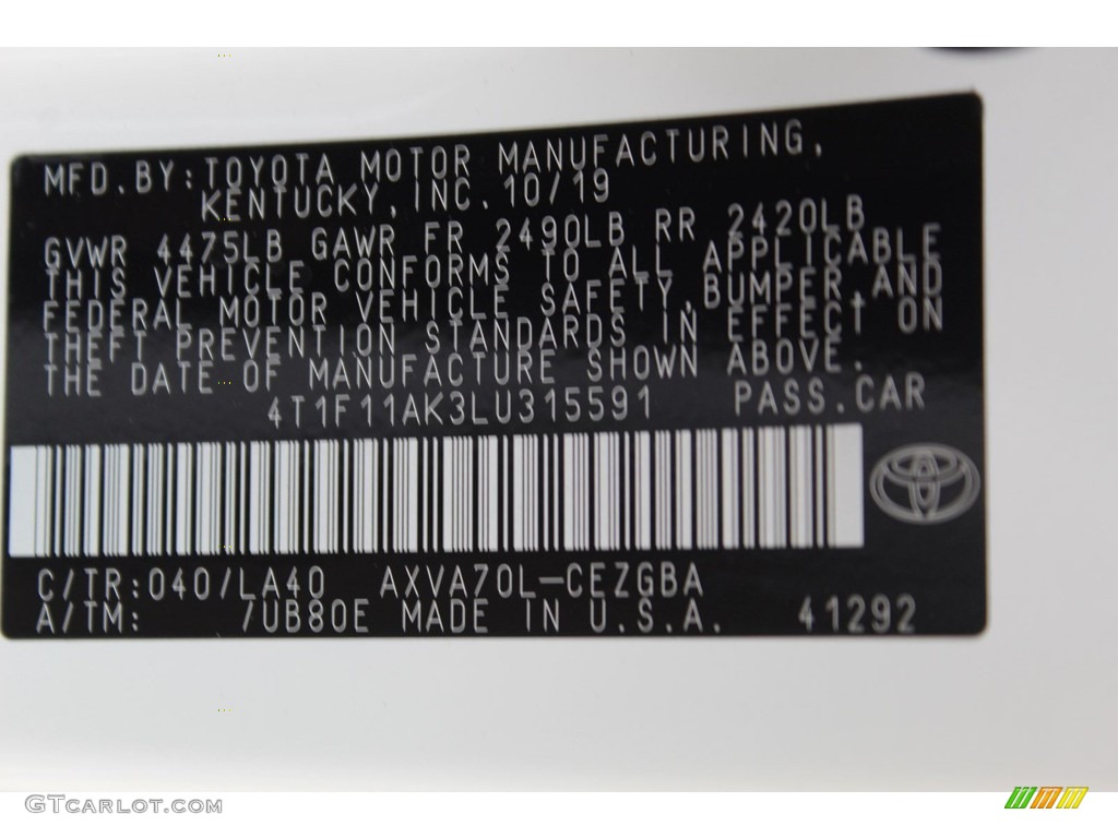 2020 Camry XLE - Super White / Macadamia photo #25