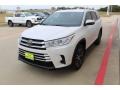 2019 Blizzard Pearl White Toyota Highlander LE  photo #4