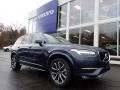 Front 3/4 View of 2019 XC90 T6 AWD Momentum