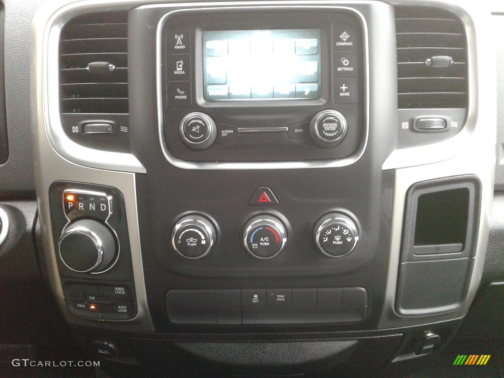 2019 1500 Classic SLT Crew Cab 4x4 - Delmonico Red Pearl / Black/Diesel Gray photo #18