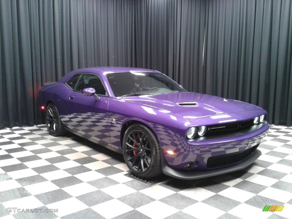 2018 Challenger R/T Scat Pack - Plum Crazy Pearl / Black photo #4