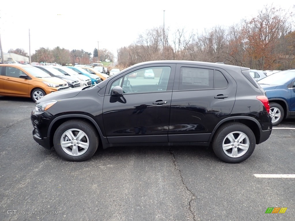 Mosaic Black Metallic 2020 Chevrolet Trax LS Exterior Photo #136187059