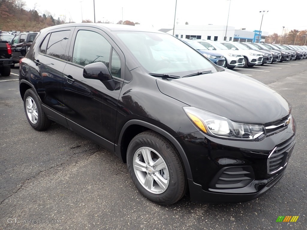 Mosaic Black Metallic 2020 Chevrolet Trax LS Exterior Photo #136187212