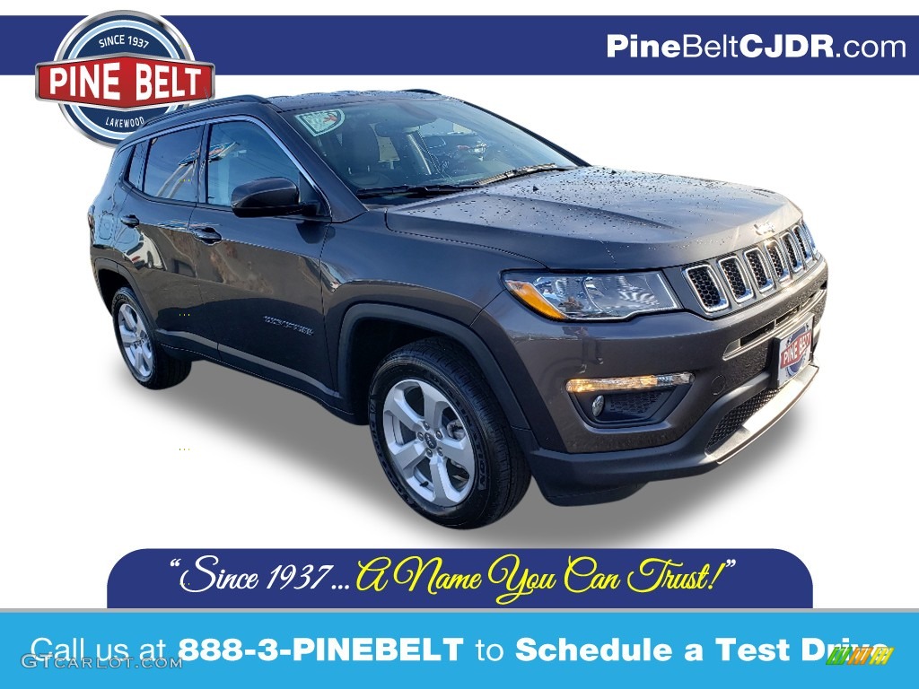 2020 Compass Latitude 4x4 - Granite Crystal Metallic / Black photo #1