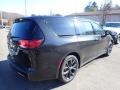 2020 Brilliant Black Crystal Pearl Chrysler Pacifica Touring  photo #5