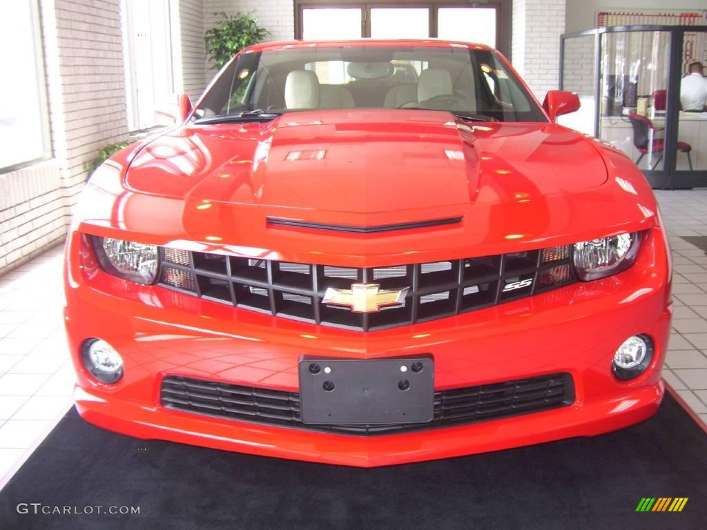 2010 Camaro SS Coupe - Victory Red / Beige photo #2