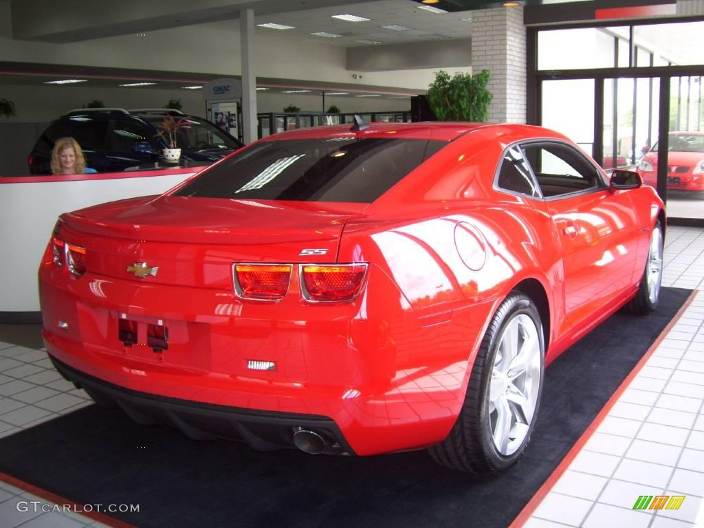 2010 Camaro SS Coupe - Victory Red / Beige photo #6