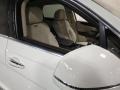 Glacier White - Bentayga W12 Photo No. 17