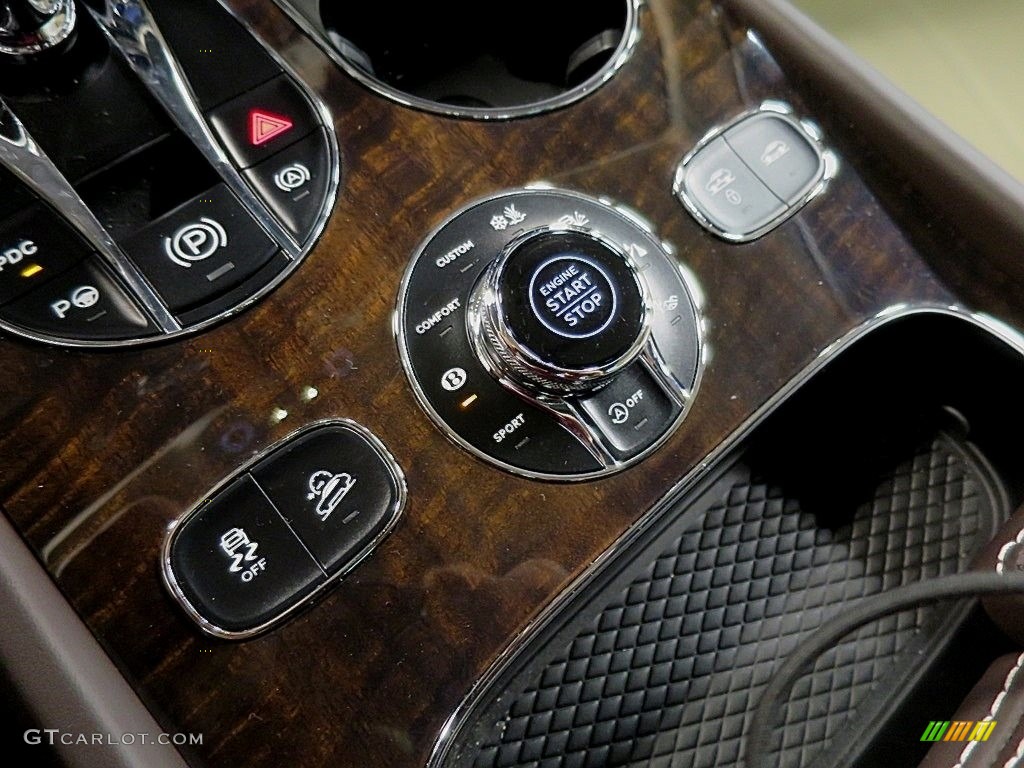 2017 Bentley Bentayga W12 Controls Photo #136206349