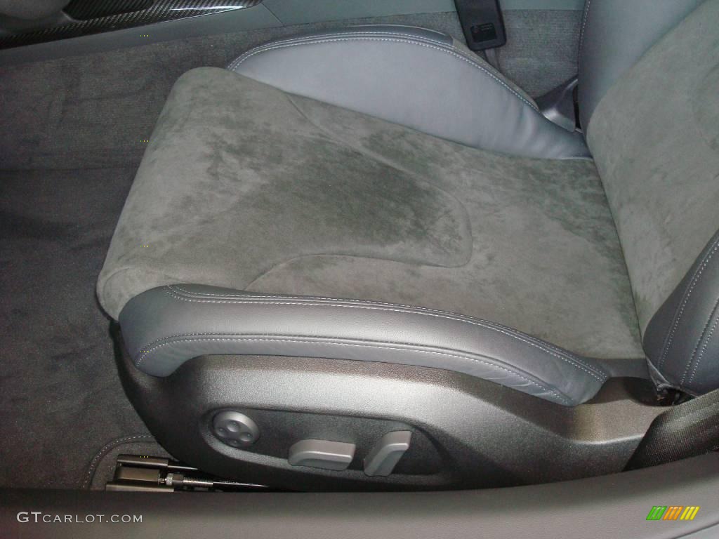 2009 R8 4.2 FSI quattro - Brilliant Red / Black Alcantara/Leather photo #10