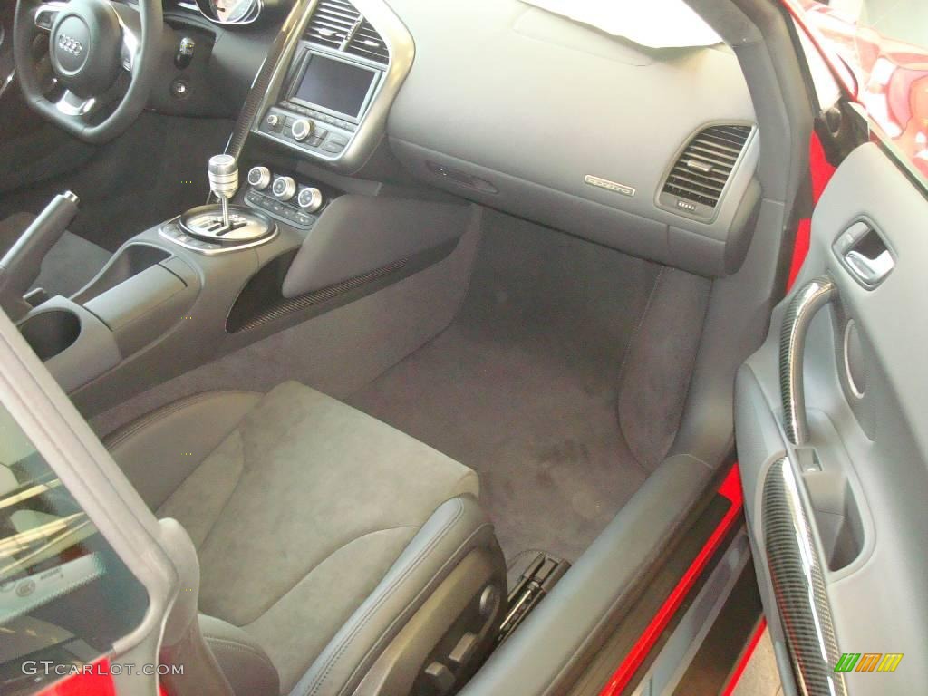 2009 R8 4.2 FSI quattro - Brilliant Red / Black Alcantara/Leather photo #12