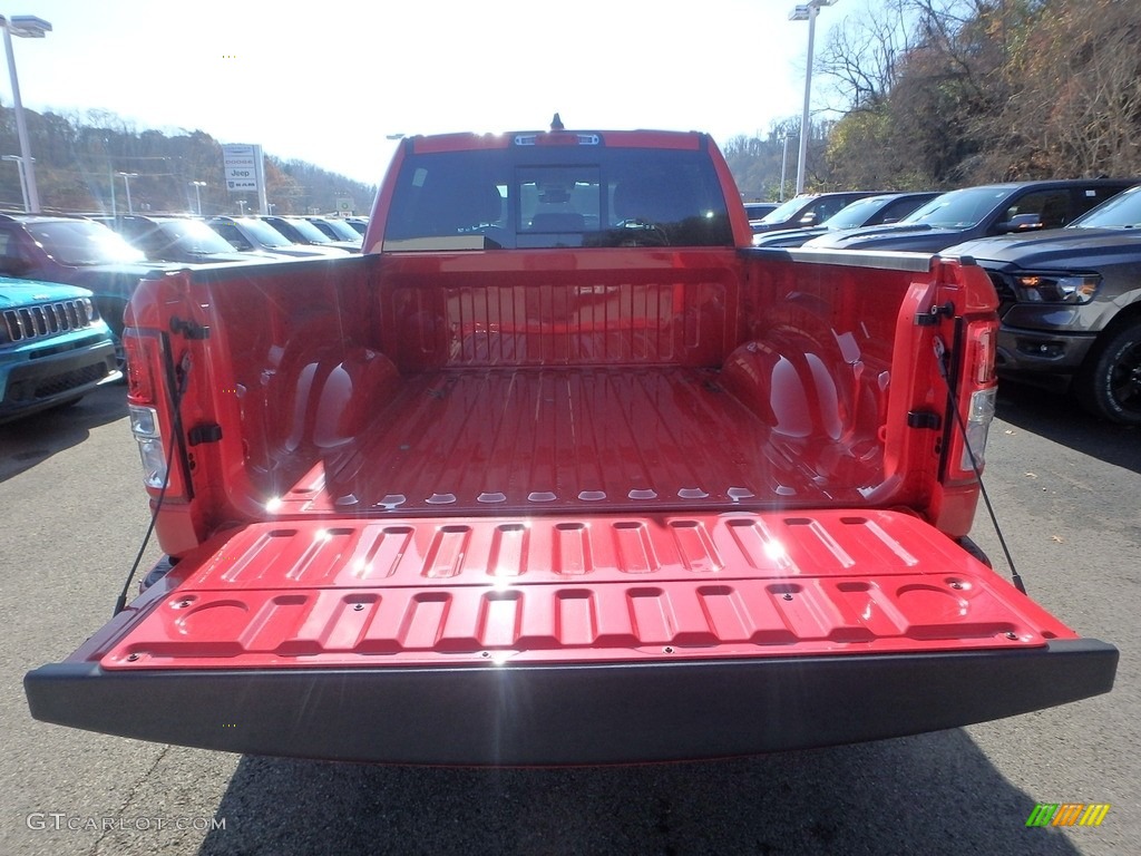 2020 1500 Big Horn Crew Cab 4x4 - Flame Red / Black photo #5