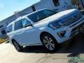Star White - Expedition Platinum Max 4x4 Photo No. 37