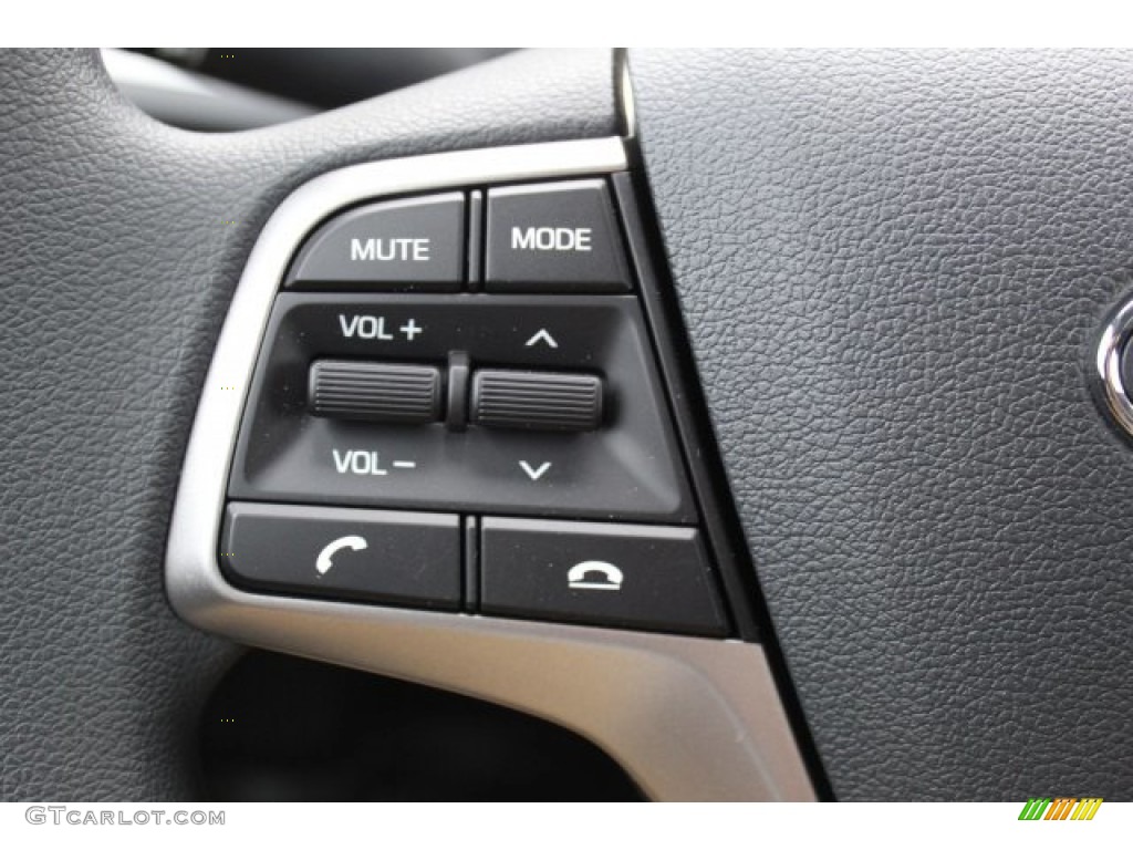 2020 Hyundai Accent SE Black Steering Wheel Photo #136226027
