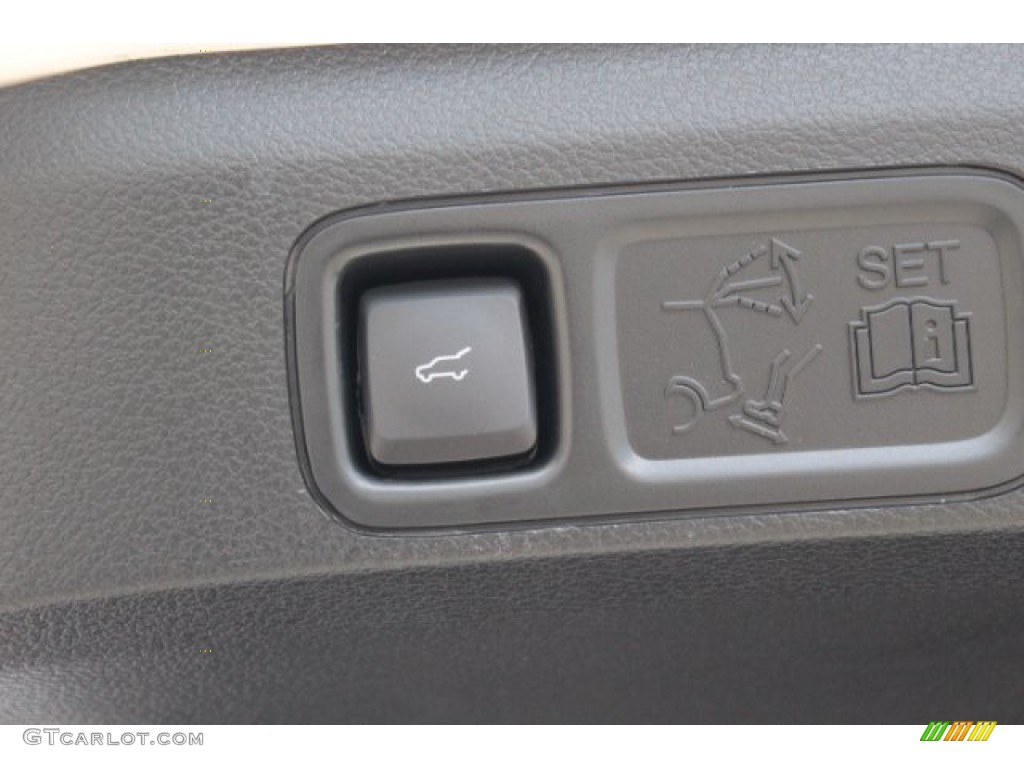 2019 Expedition XLT - White Platinum Metallic Tri-Coat / Ebony photo #25