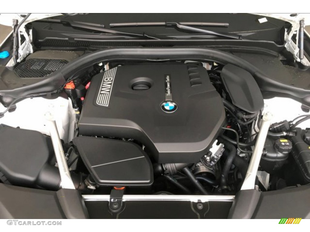 2019 BMW 5 Series 530i Sedan Engine Photos