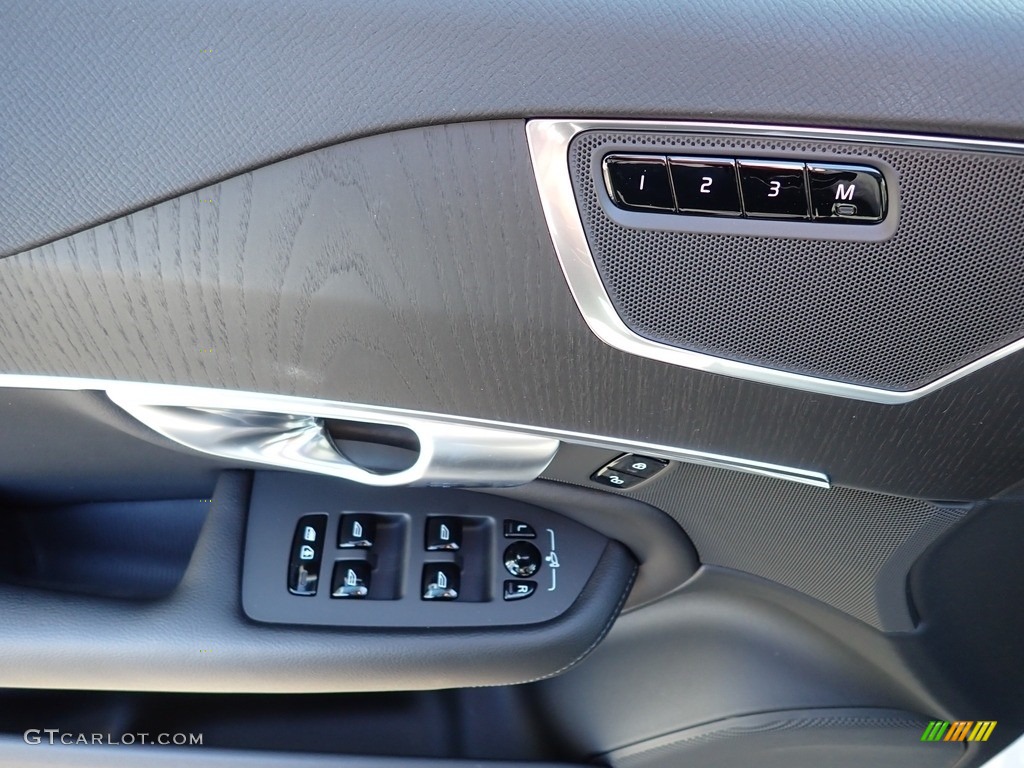2020 Volvo XC90 T5 AWD Momentum Charcoal Door Panel Photo #136248760