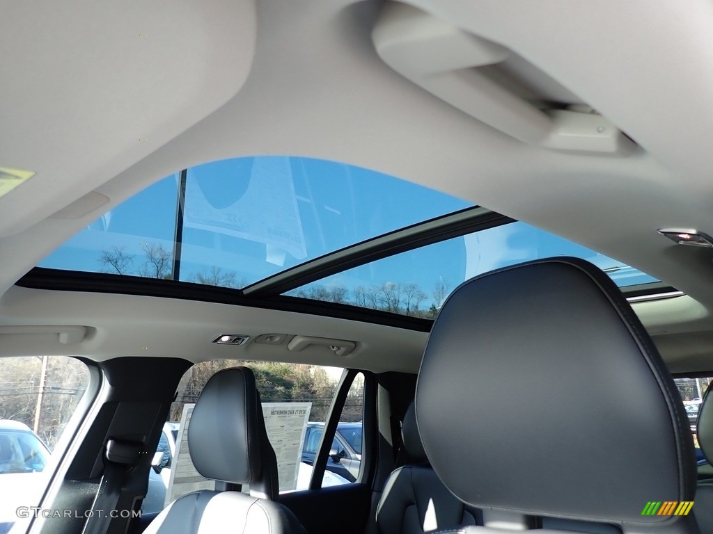 2020 Volvo XC90 T5 AWD Momentum Sunroof Photo #136248769
