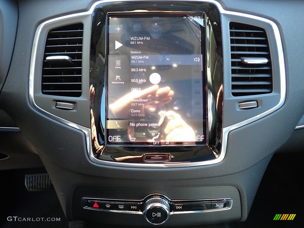 2020 Volvo XC90 T5 AWD Momentum Controls Photo #136248790