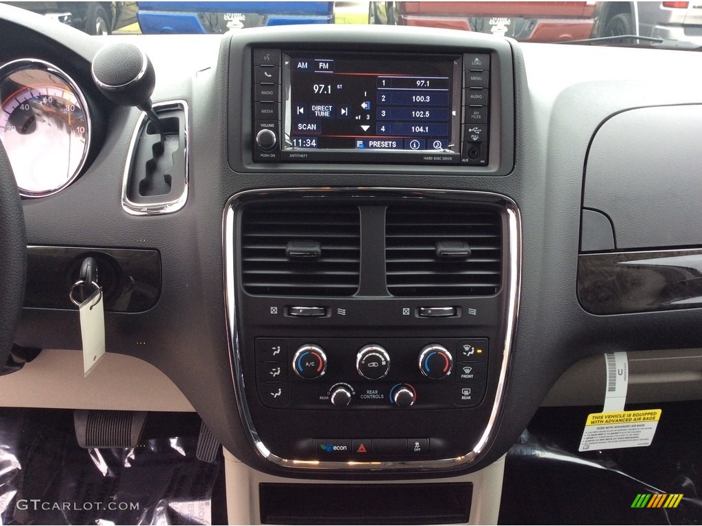 2019 Grand Caravan SE - Granite Pearl / Black/Light Graystone photo #13