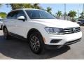 Pure White - Tiguan SE 4MOTION Photo No. 2