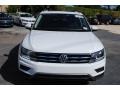 Pure White - Tiguan SE 4MOTION Photo No. 3