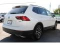 Pure White - Tiguan SE 4MOTION Photo No. 10