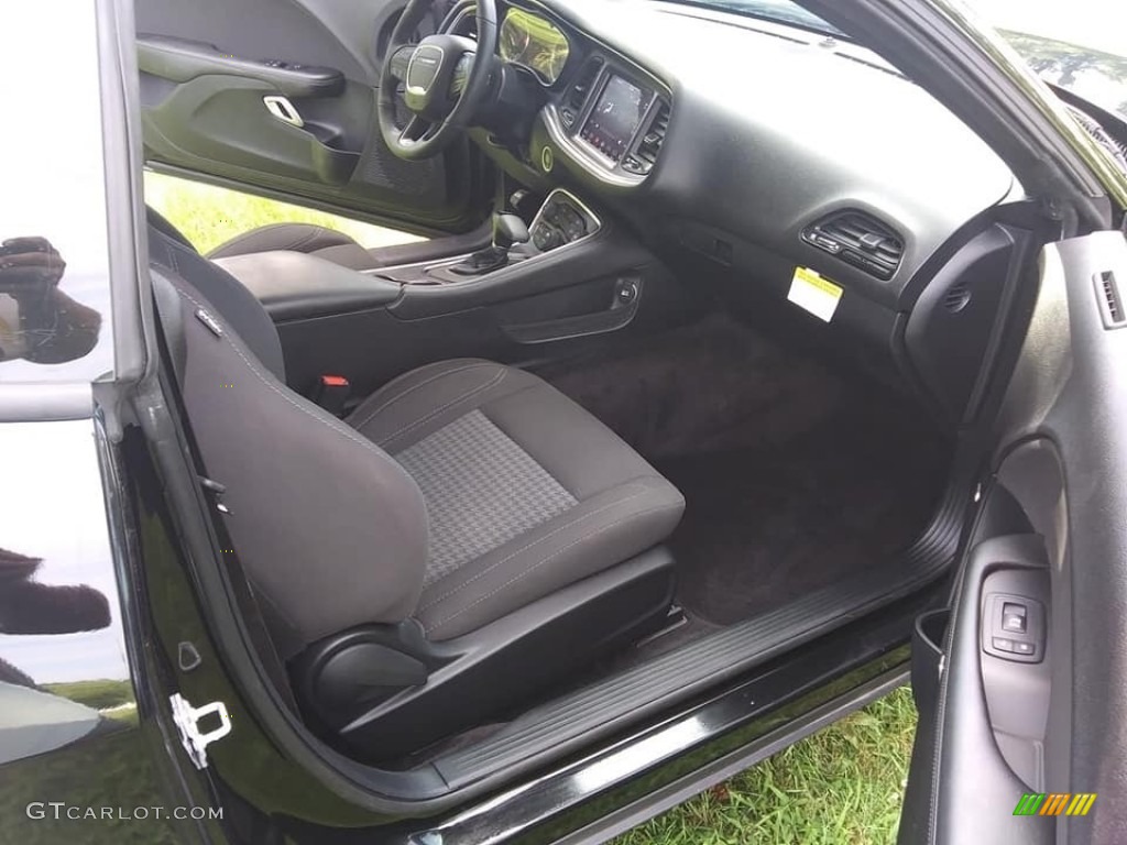 2018 Challenger R/T - Pitch Black / Black photo #4