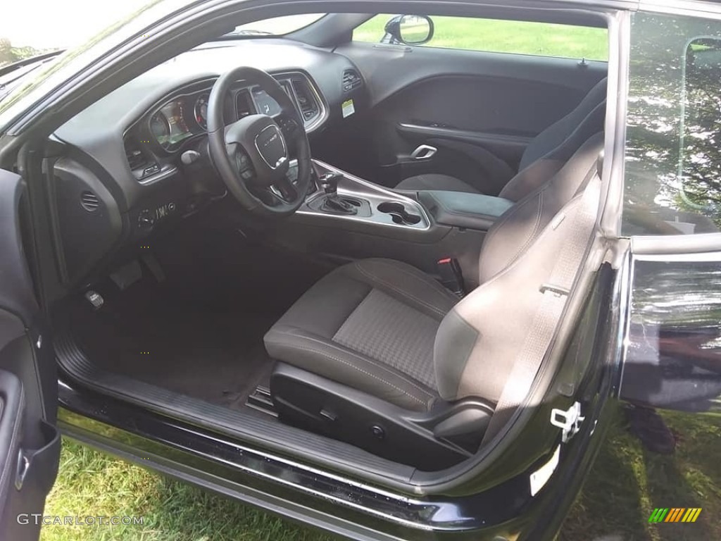 2018 Challenger R/T - Pitch Black / Black photo #5