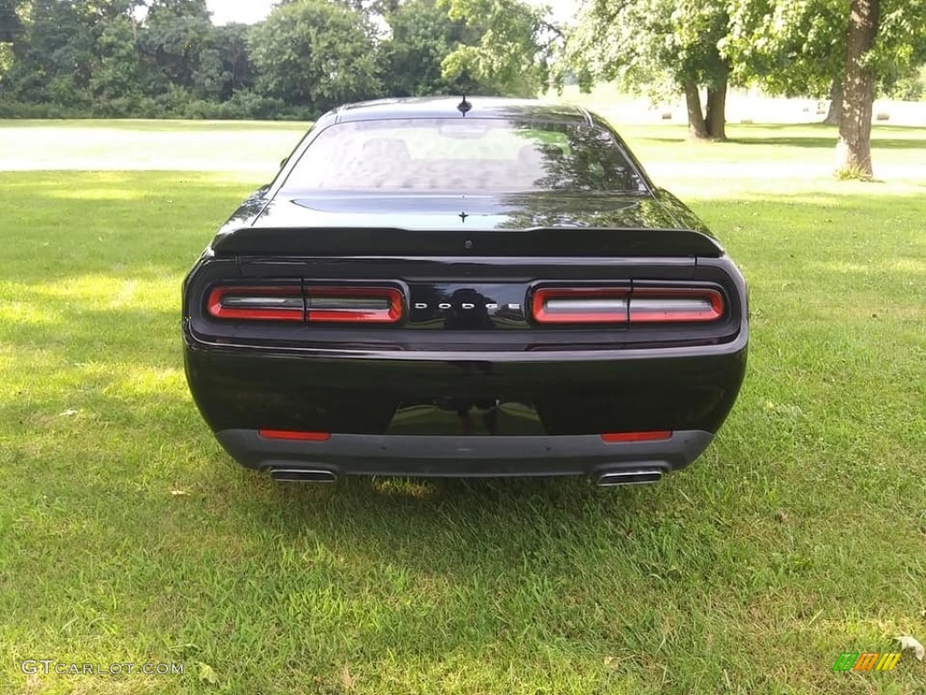 2018 Challenger R/T - Pitch Black / Black photo #7
