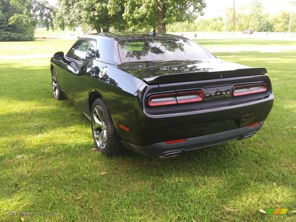 2018 Challenger R/T - Pitch Black / Black photo #8