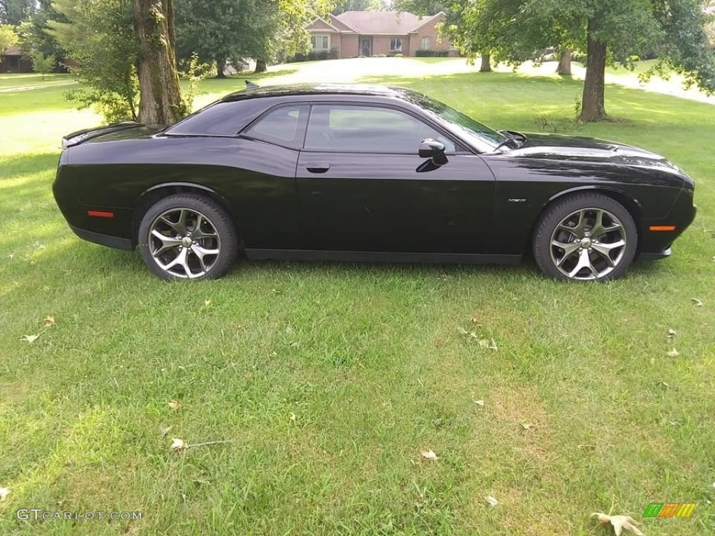 2018 Challenger R/T - Pitch Black / Black photo #11