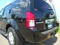 2006 Super Black Nissan Pathfinder SE 4x4  photo #16